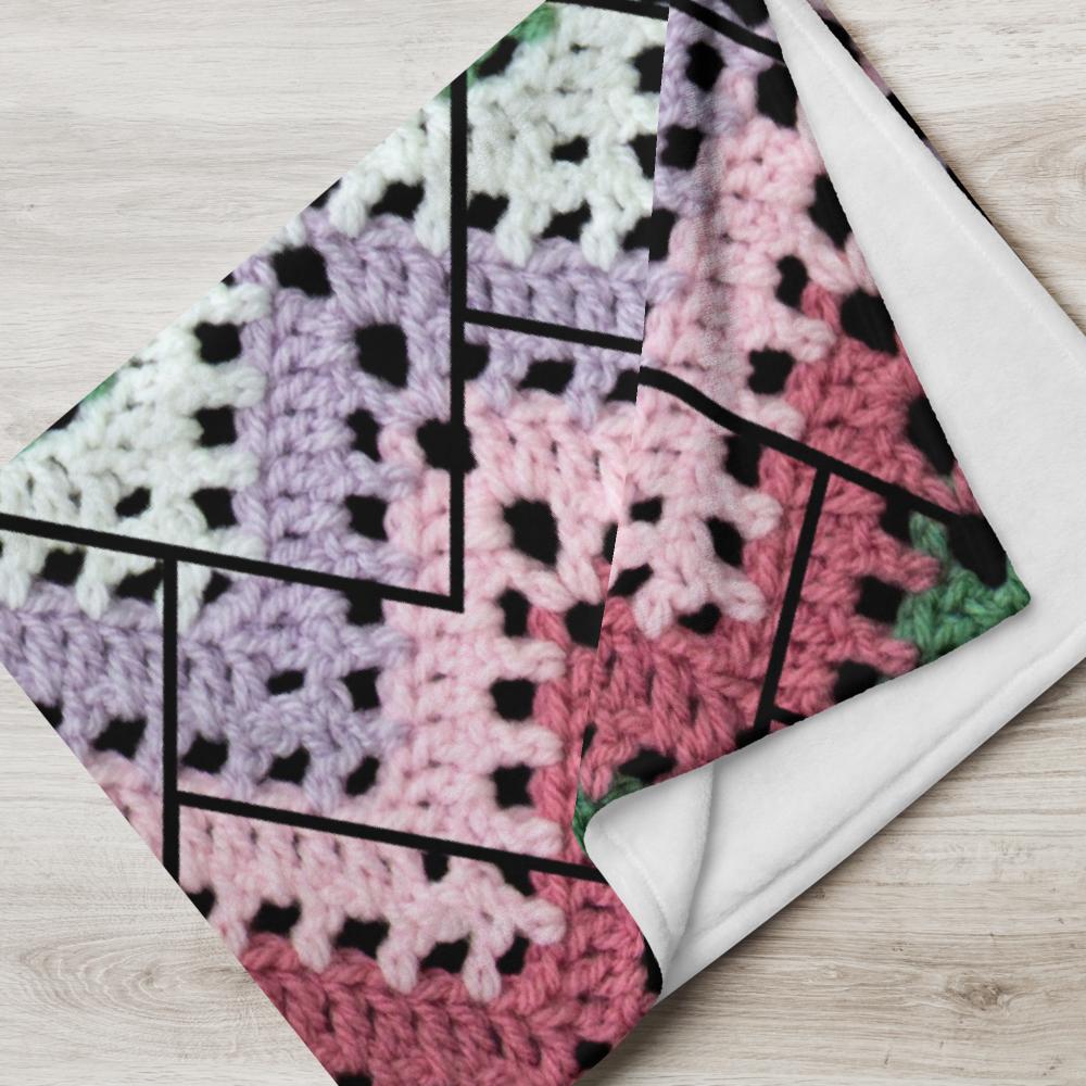 Pastel Zigzag Throw Blanket – 50x60” Soft Multicolor Fleece with Black Dotted Line Accents