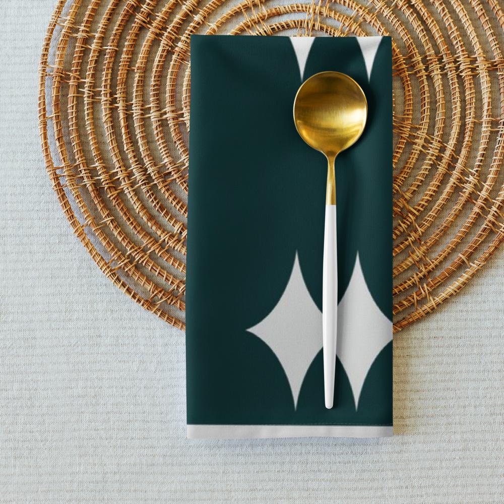 Green and White Cloth Napkin Set – 20x20 Inch Reusable Fabric Dinner Napkins with Modern Pattern Design | Elegant Table Linens for Everyday Dining, Parties & Special Occasions
