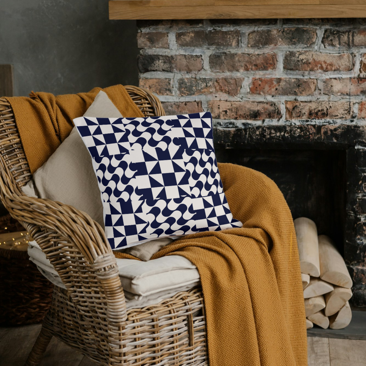Modern Black Zigzag Throw Pillow – 18x18” Monochrome Accent Cushion