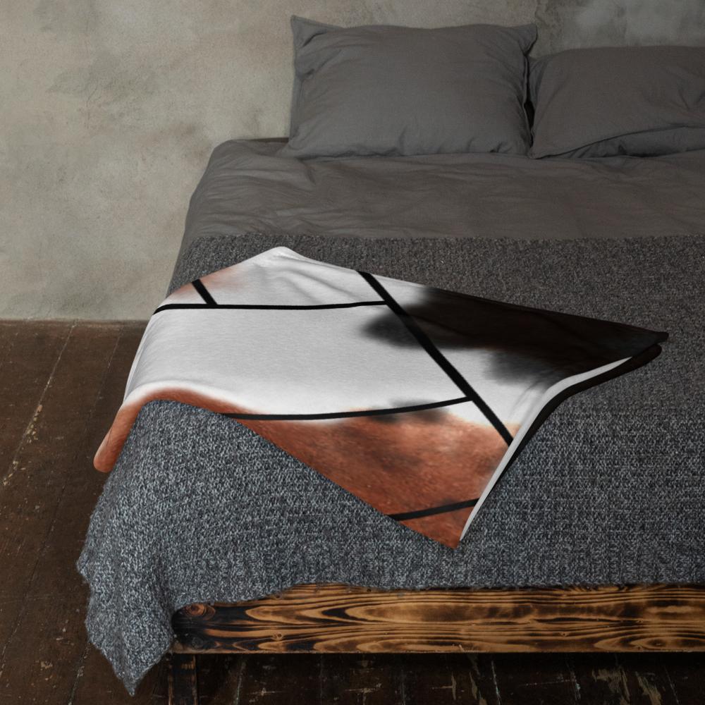 Modern Abstract Zigzag Throw Blanket – 50x60” White, Black & Brown Cozy Accent for Couch or Bed